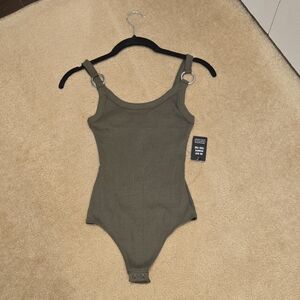 Express Green Classic Bodysuit with Scoop Neckline